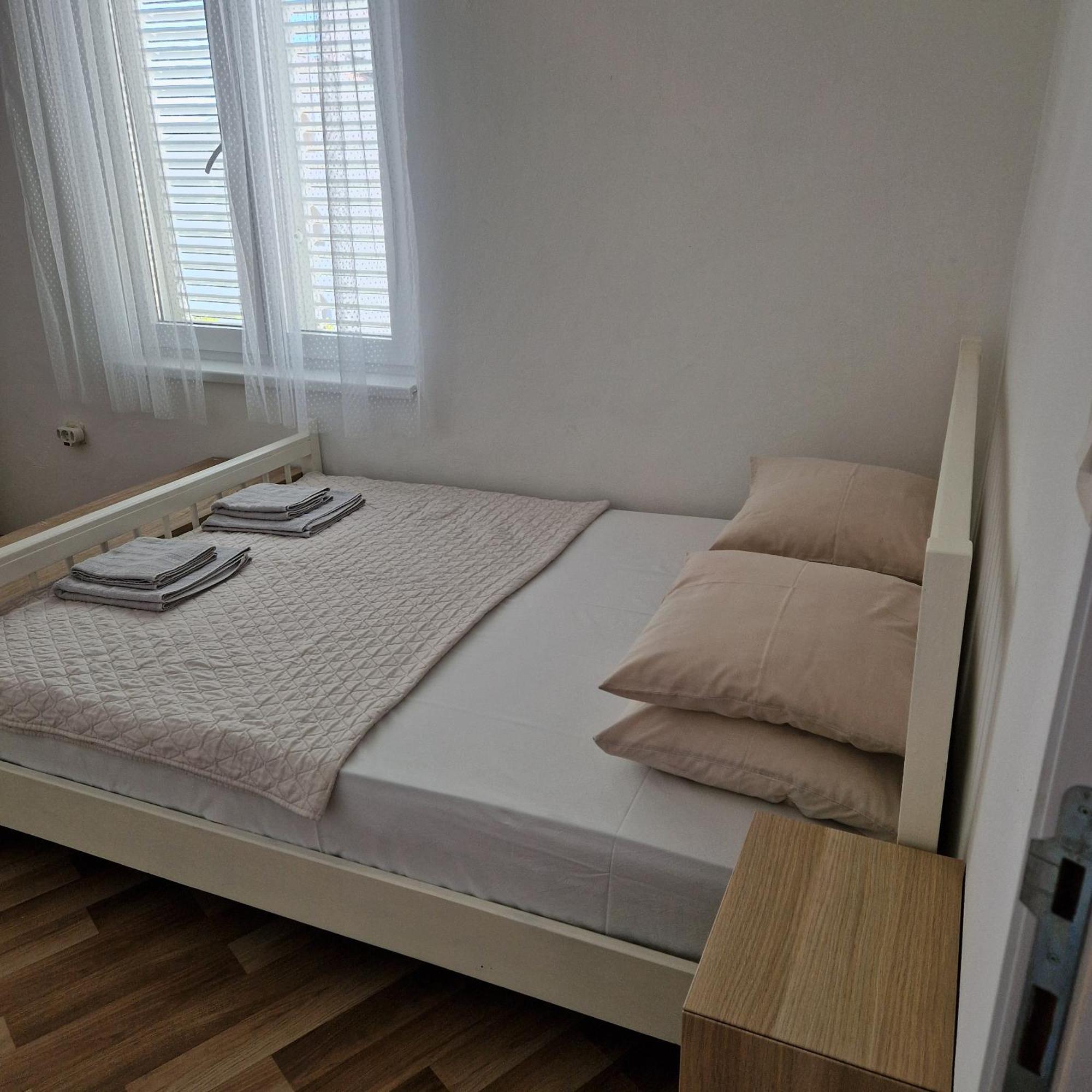 Apartman Iva Новаля Екстериор снимка